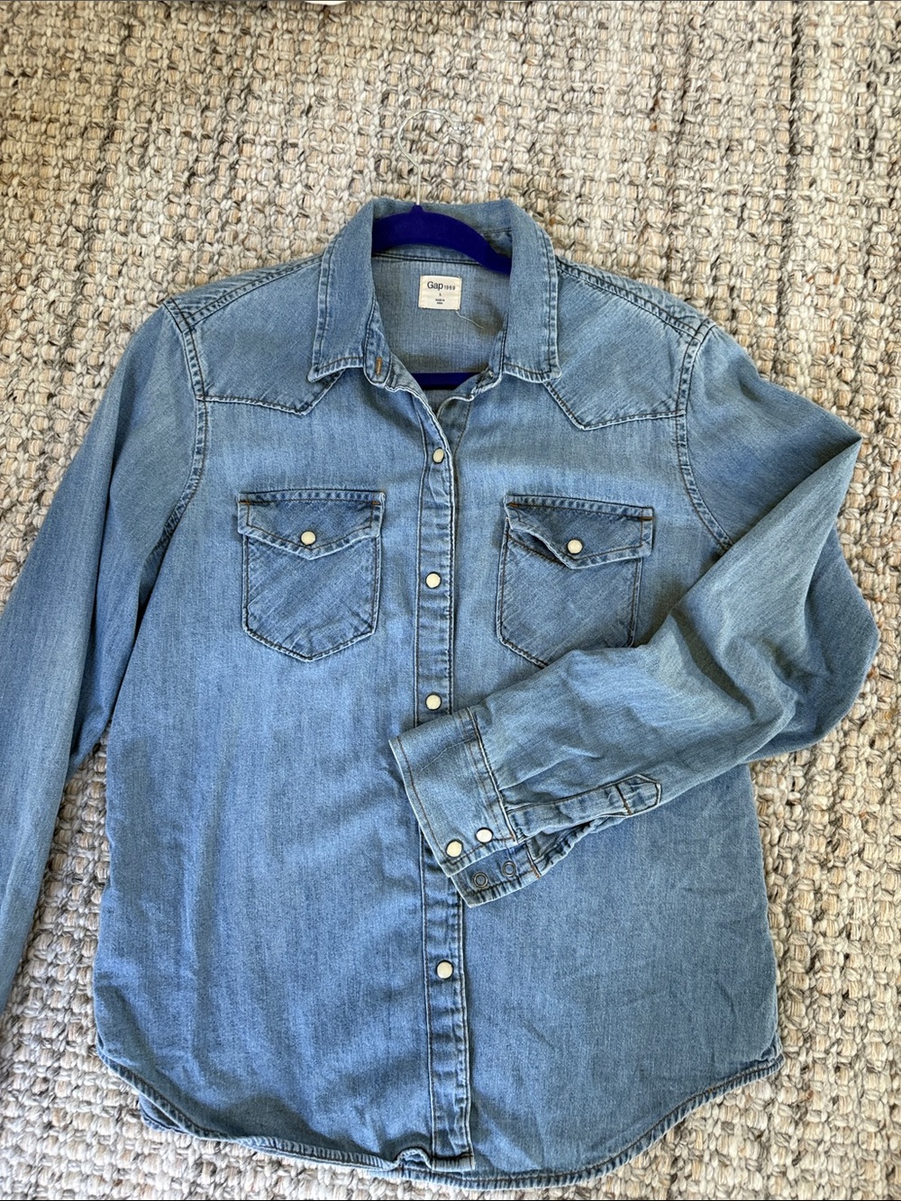 GAP Women’s Light Blue Denim Western style Button-Down Shirt